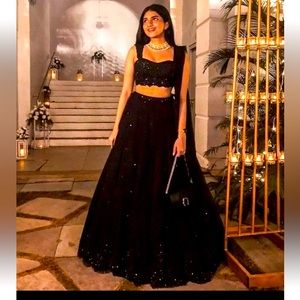 Gorgeous black lahenga can fit body types from small up to XXXlarge